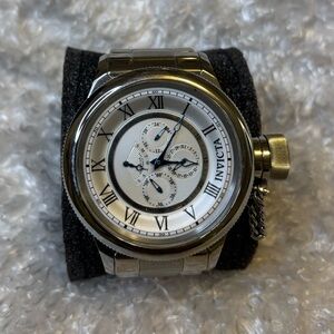 Invicta Pro Diver Men’s Watch.